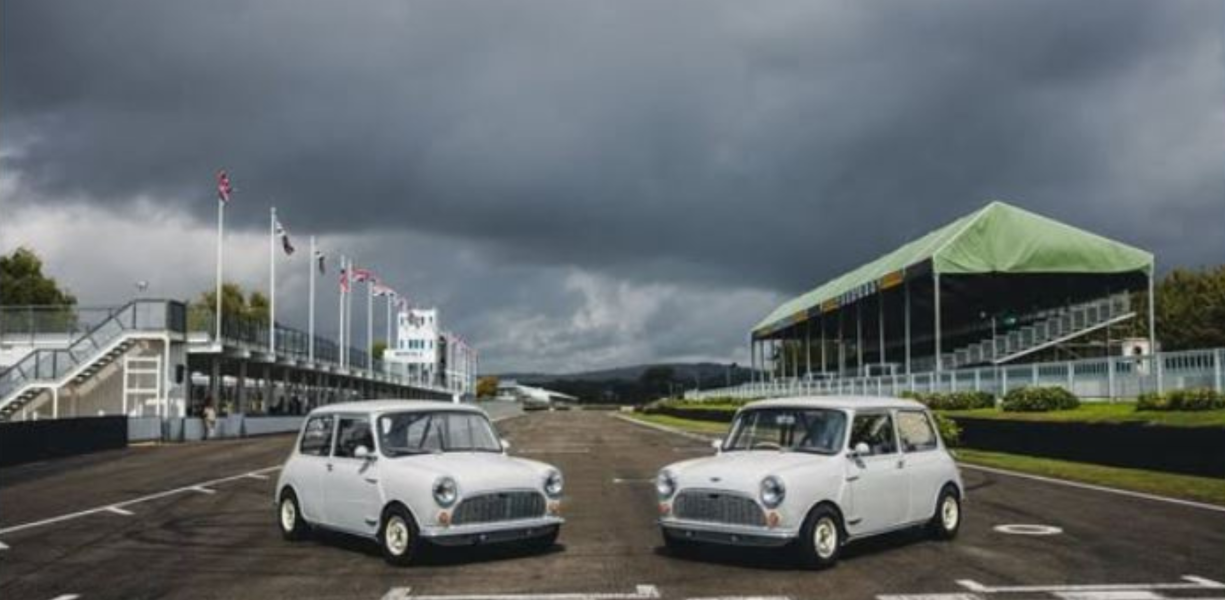 Minis crash Goodwood Revival race